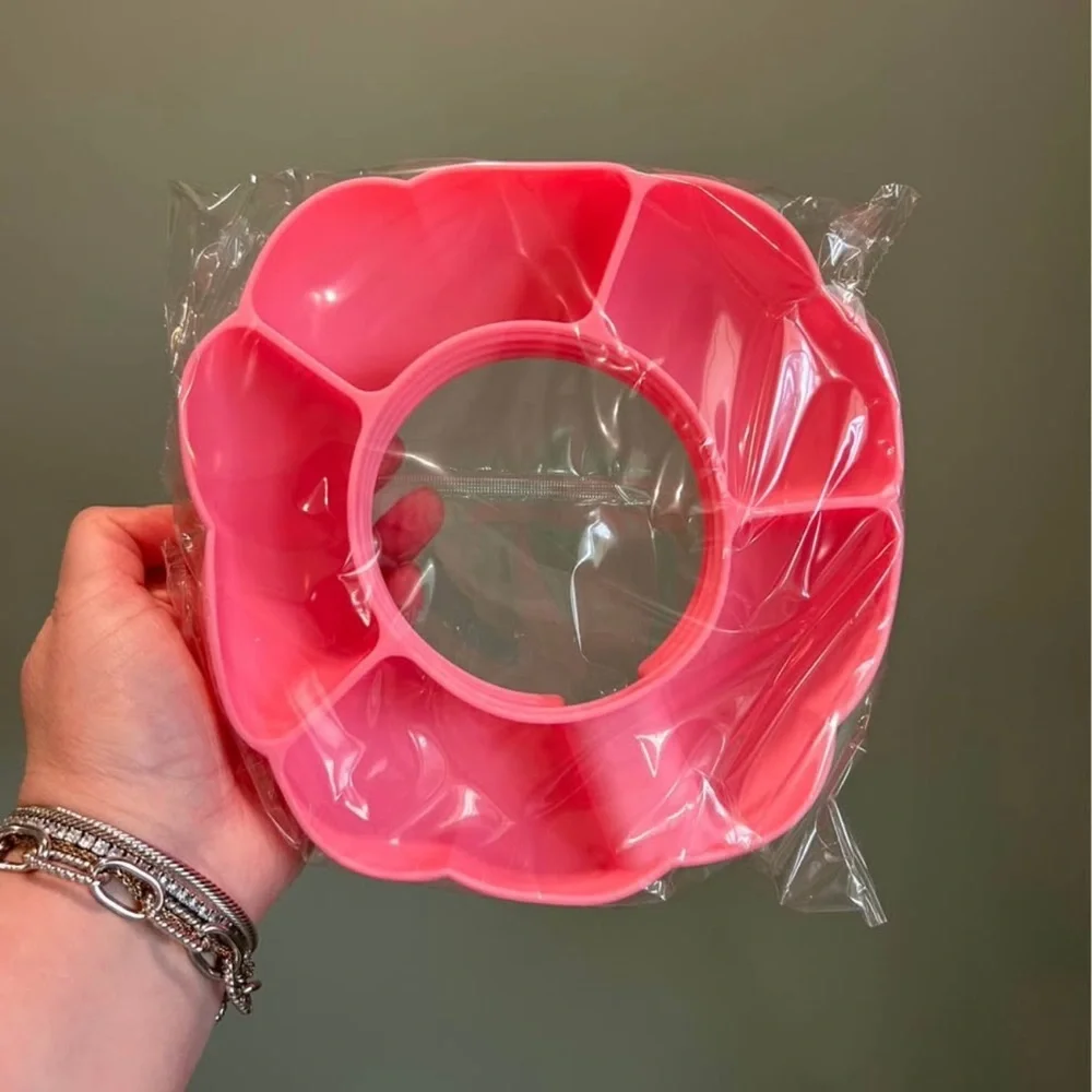 ✨BNWT - Pink Stanley Cup Silicon Snack Tray Holder✨
